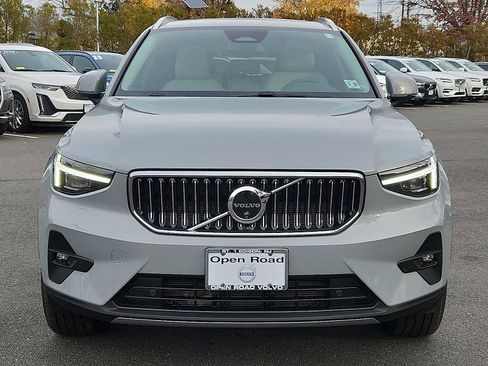 Certified 2024 Volvo XC40 B5 Ultimate w/ Protection Package Premier image 2