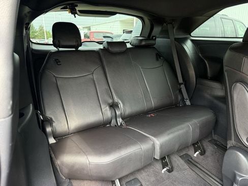 Used 2025 Toyota Sienna XSE FWD image 34