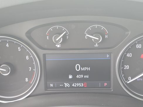 Used 2023 Buick Enclave Essence AWD/4WD image 8