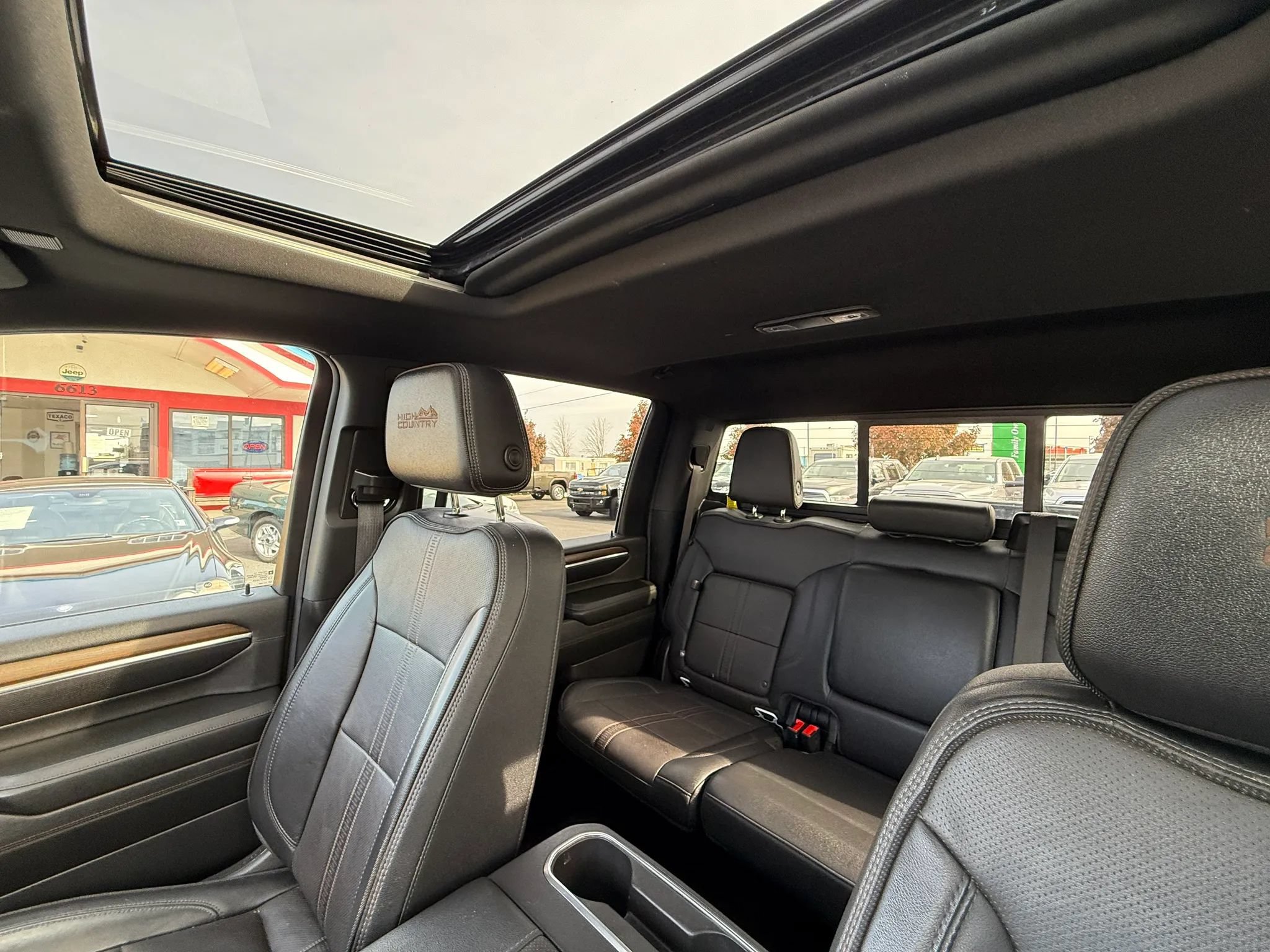 Used 2024 Chevrolet Silverado 3500 High Country w/ High Country Premium Package AWD/4WD image 13