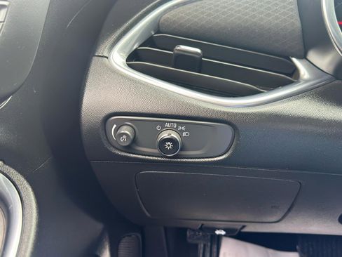 Used 2021 Chevrolet Malibu LT image 17