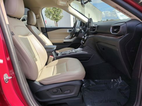 Used 2022 Ford Explorer Limited w/ Limited Technology Package image 31
