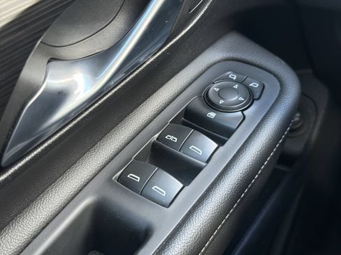 Used 2024 GMC Terrain SLT AWD/4WD image 11