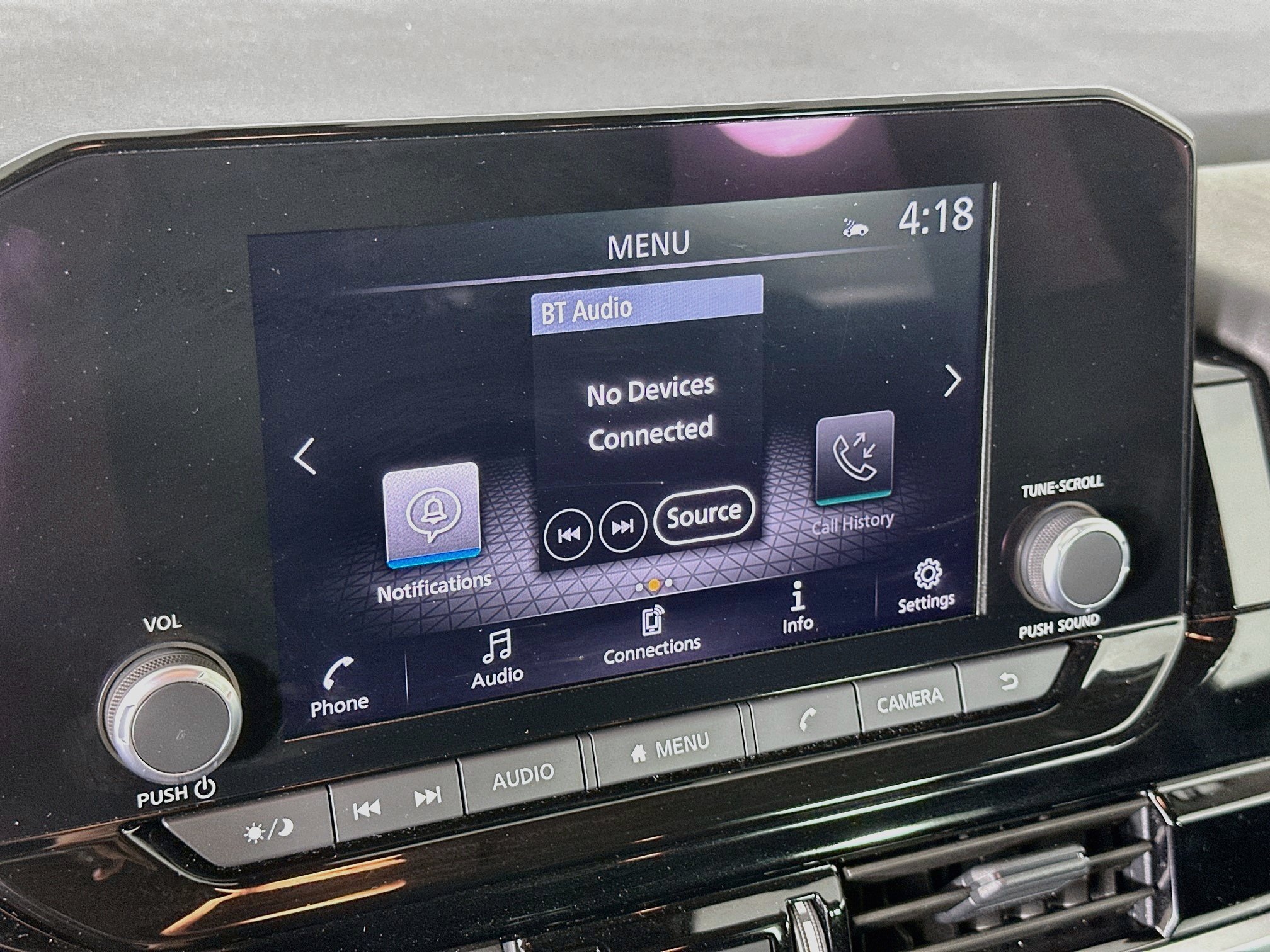 Used 2025 Nissan Pathfinder SV FWD image 21