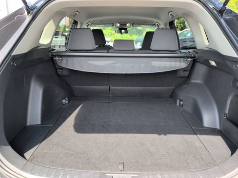 Used 2025 Toyota RAV4 XLE AWD/4WD image 5