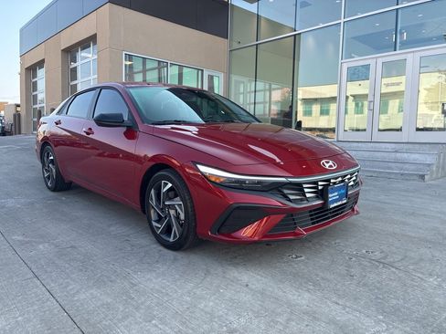 Certified 2025 Hyundai Elantra Sport image 1