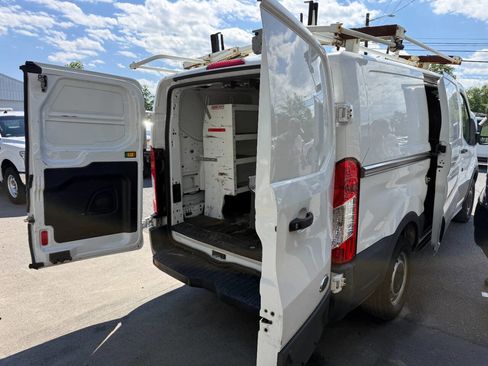 Used 2018 Ford Transit 250 130 Low Roof RWD image 4