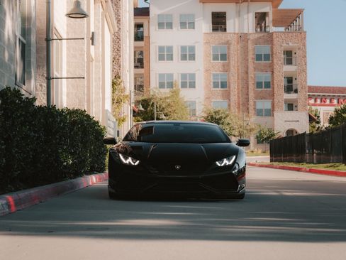 Used 2016 Lamborghini Huracan LP 610-4 AWD/4WD image 9