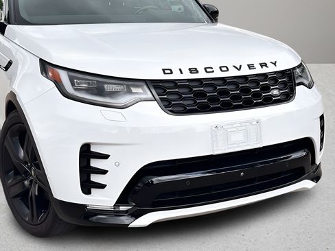 Used 2025 Land Rover Discovery Dynamic SE AWD/4WD image 26