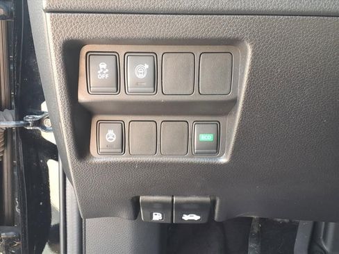 Used 2018 Nissan Rogue Sport SV w/ SV Technology Package FWD image 20