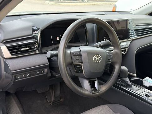 Used 2025 Toyota Camry LE image 10