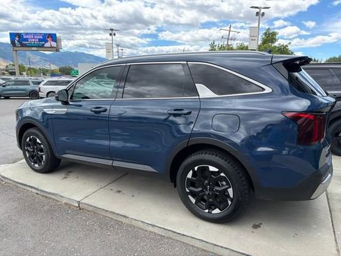 Certified 2024 Kia Sorento S AWD/4WD image 3