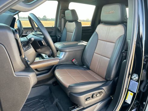 Used 2024 Chevrolet Silverado 3500 High Country w/ High Country Premium Package image 11