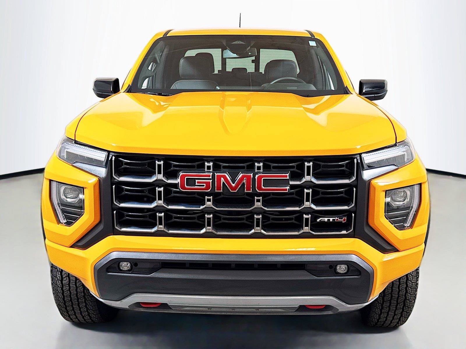 Certified 2026 GMC Canyon AT4 w/ AT4 Premium Package AWD/4WD image 2