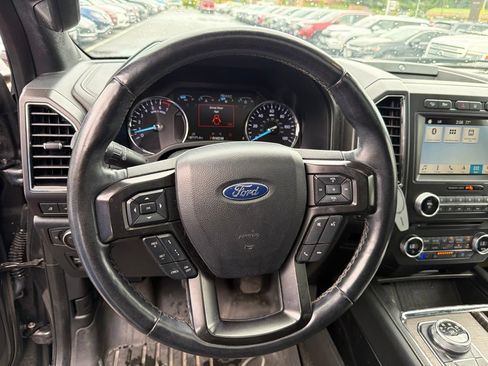 Used 2018 Ford Expedition Limited w/ Equipment Group 301A AWD/4WD image 19