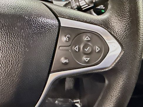 Used 2021 Chevrolet Traverse LS FWD image 15