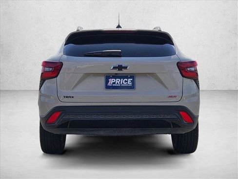 Used 2026 Chevrolet Trax RS w/ Sunroof Package FWD image 6