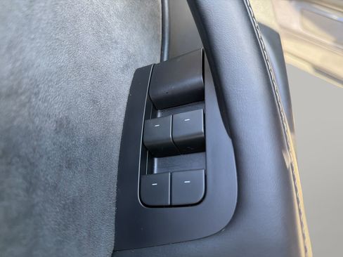 Used 2023 Tesla Model Y Long Range AWD/4WD image 17