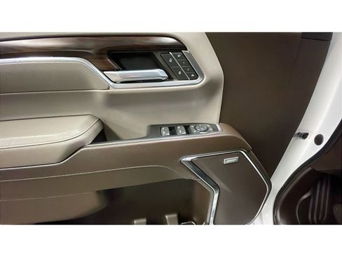 Certified 2022 GMC Sierra 1500 SLT w/ SLT Premium Plus Package image 9