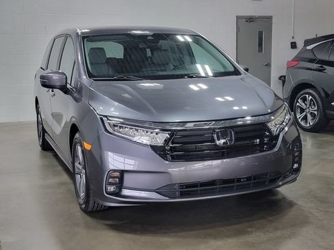 Certified 2023 Honda Odyssey EX image 4
