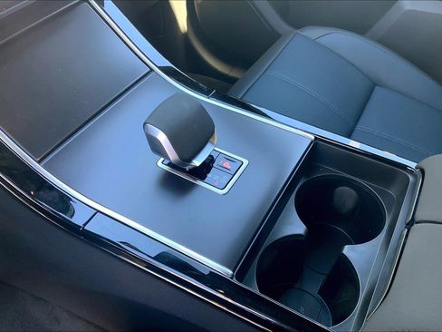 New 2026 Land Rover Range Rover Velar Dynamic SE image 7