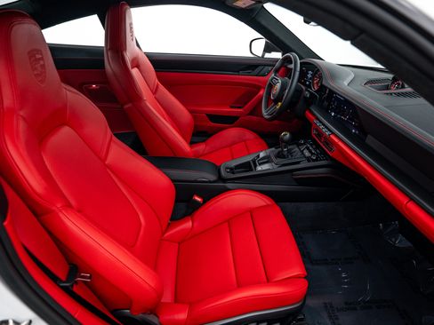 Certified 2024 Porsche 911 GT3 RWD image 22