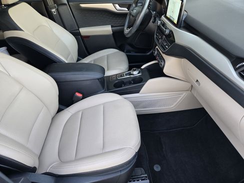 Certified 2020 Ford Escape SEL image 10