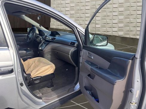 Used 2011 Honda Odyssey LX image 12