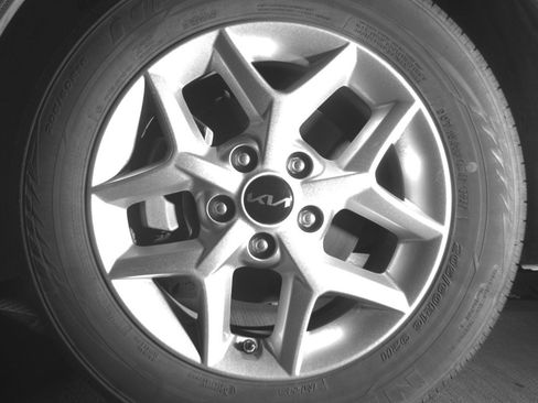 Used 2025 Kia Soul LX w/ LX Technology Package image 17