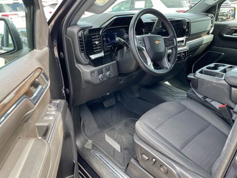 Used 2022 Chevrolet Silverado 1500 LT w/ Protection Package image 4