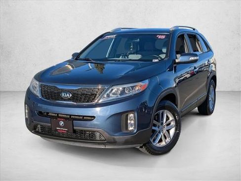 Used 2015 Kia Sorento LX image 1