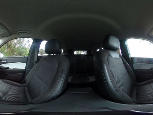 Used 2025 Chevrolet Trax LT FWD image 44