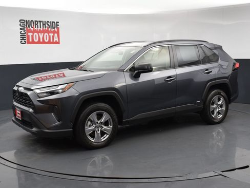 Used 2025 Toyota RAV4 LE AWD/4WD image 8