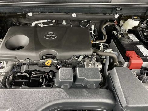 Used 2025 Toyota RAV4 LE AWD/4WD image 32