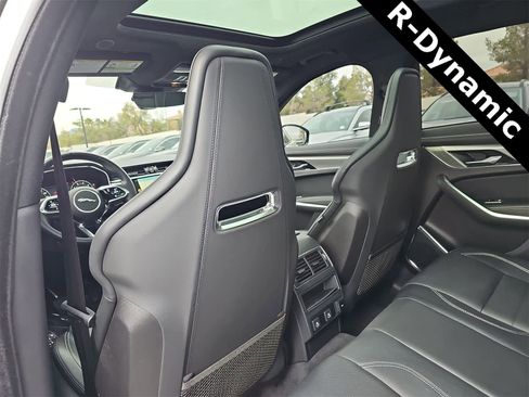Used 2024 Jaguar F-PACE R-Dynamic S image 32