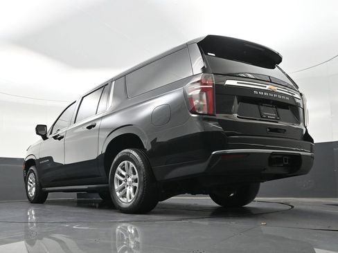 Used 2023 Chevrolet Suburban LS RWD image 26