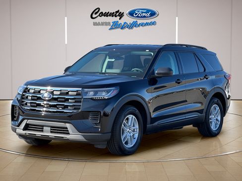 Used 2026 Ford Explorer Active RWD image 2