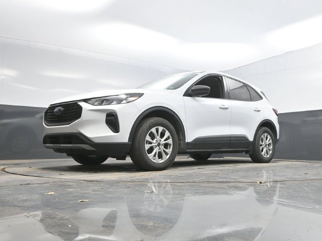 Used 2025 Ford Escape Active AWD/4WD image 48