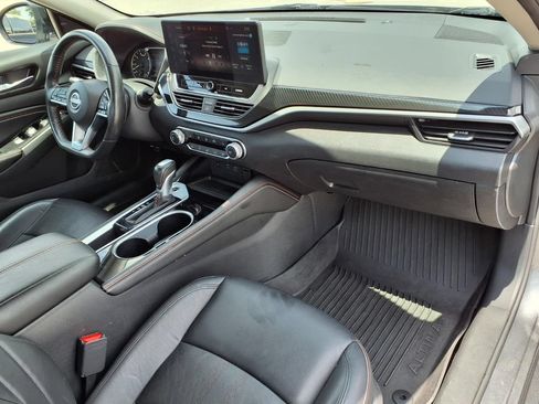 Used 2023 Nissan Altima 2.5 SR w/ SR Premium Package FWD image 12
