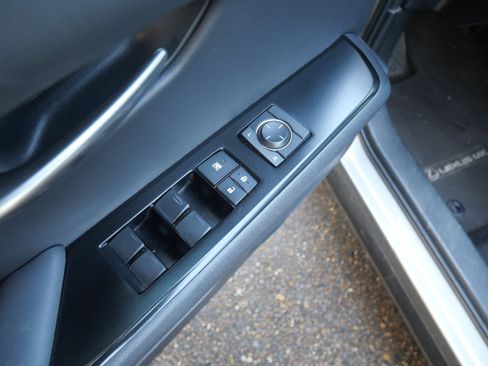 Used 2021 Lexus UX 200 w/ Accessory Package (Z2) image 8