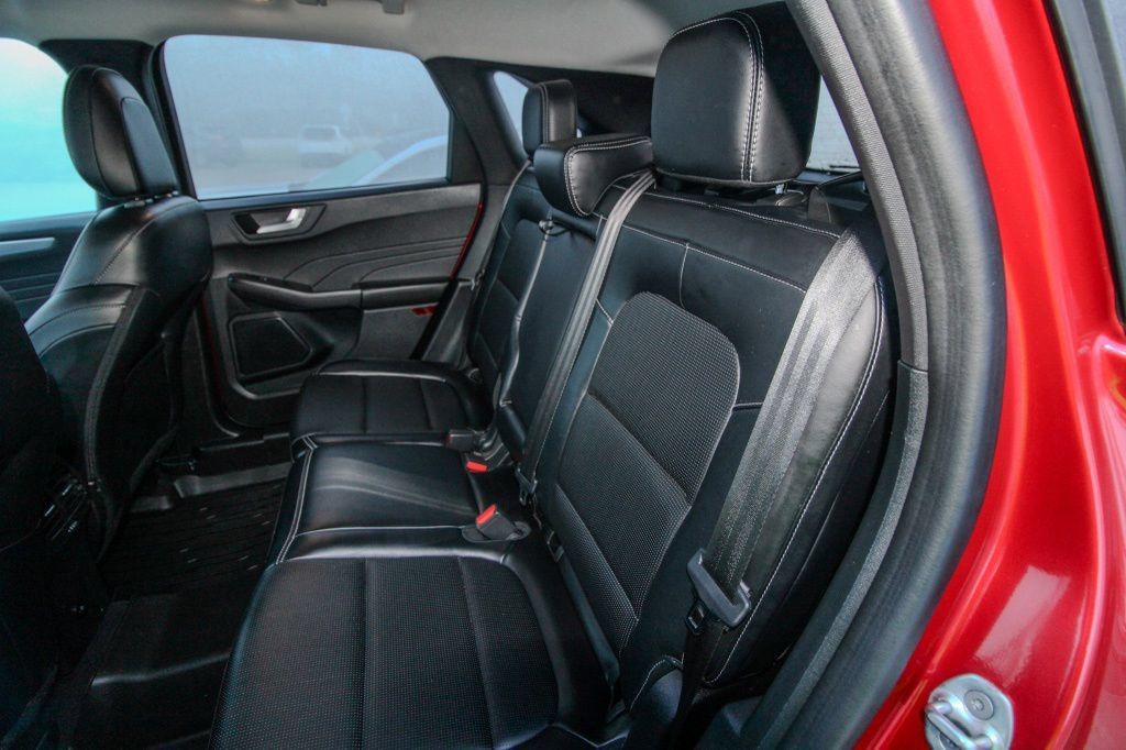 Used 2023 Ford Escape Platinum AWD/4WD image 9