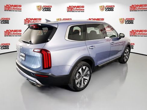Certified 2022 Kia Telluride EX w/ EX Premium Package AWD/4WD image 18