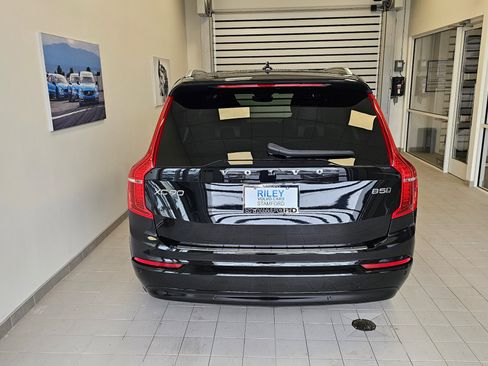 Certified 2023 Volvo XC90 B5 Core w/ Protection Package Premier image 5