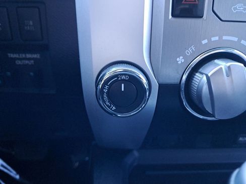 Used 2017 Toyota Tundra SR5 image 25