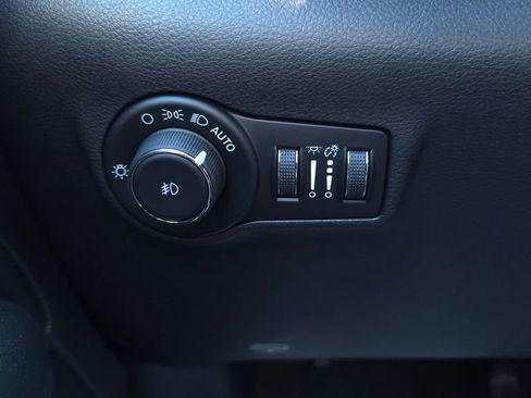 New 2026 Jeep Compass Latitude AWD/4WD image 28