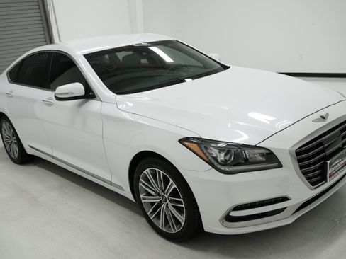 Used 2018 Genesis G80 3.8 RWD image 3