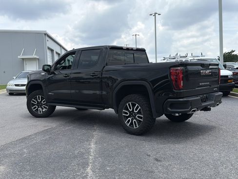 Used 2024 GMC Sierra 1500 AT4 w/ Technology Package AWD/4WD image 10