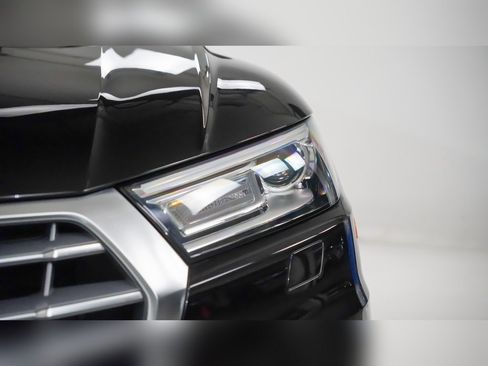 Used 2020 Audi Q5 2.0T Premium w/ Convenience Package image 7