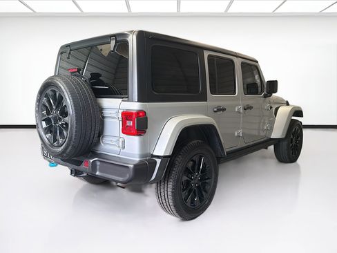 Used 2023 Jeep Wrangler Unlimited Sahara AWD/4WD image 4