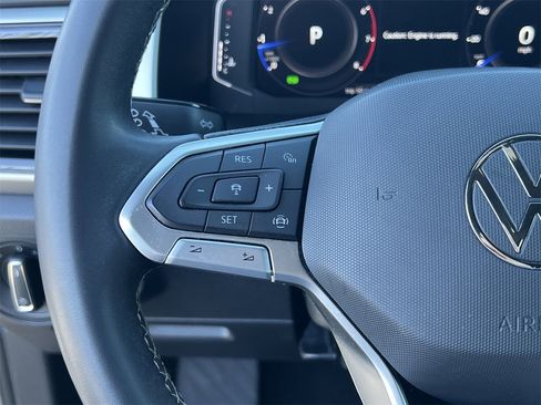 Used 2022 Volkswagen Atlas Cross Sport SE image 12